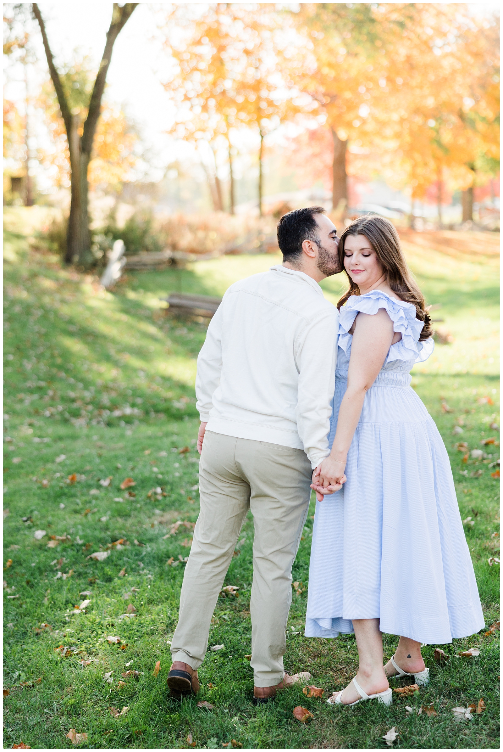 fall engagement photo inspiration