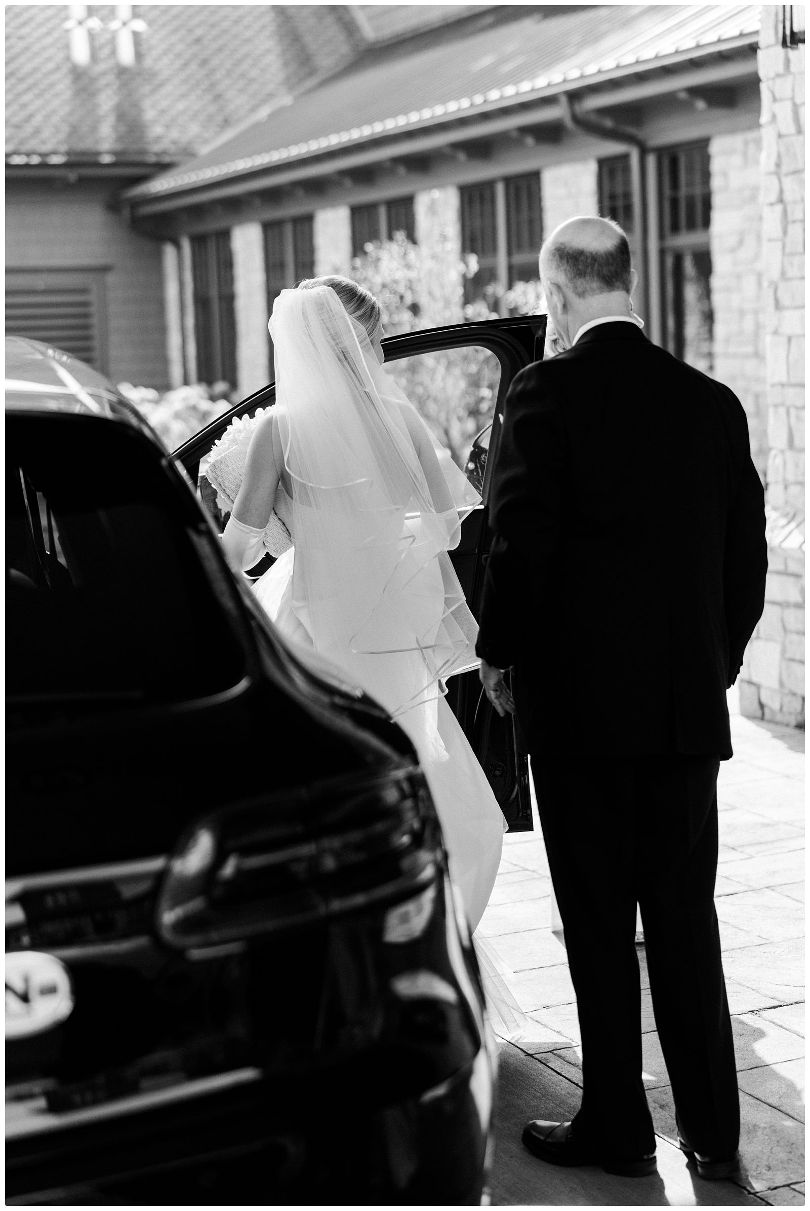 bride arriving at her Midland MI wedding ceremony